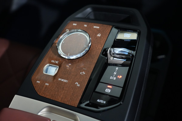2022 BMW iX xDrive40 SUV Image 17
