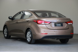 2014 Hyundai Elantra MD3 Active Sedan Image 3