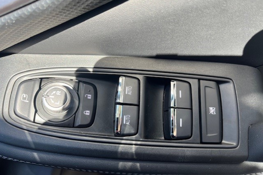 2022 Subaru Forester S5 Hybrid S SUV Image 18