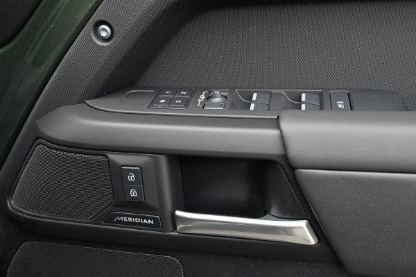 2026 Land Rover Defender L663 110 D350 X-Dynamic HSE SUV image 20