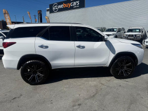 2016 Toyota Fortuner GUN156R Crusade SUV