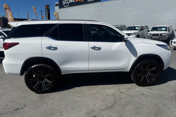 2016 Toyota Fortuner GUN156R Crusade SUV Image 6