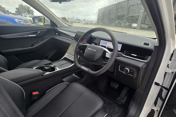 2026 Jaecoo J5  Summit SUV Image 13