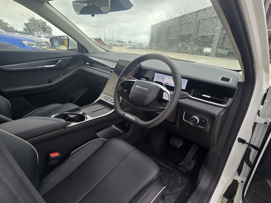 2026 Jaecoo J5  Summit SUV Image 13