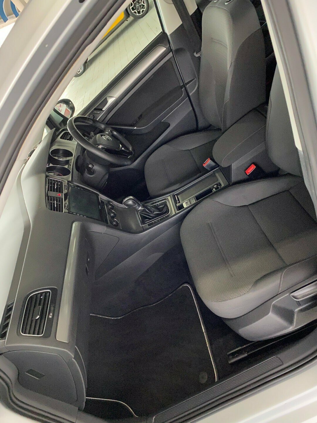 2014 Volkswagen Golf VII  90TSI 90TSI - Comfortline Hatchback Image 9