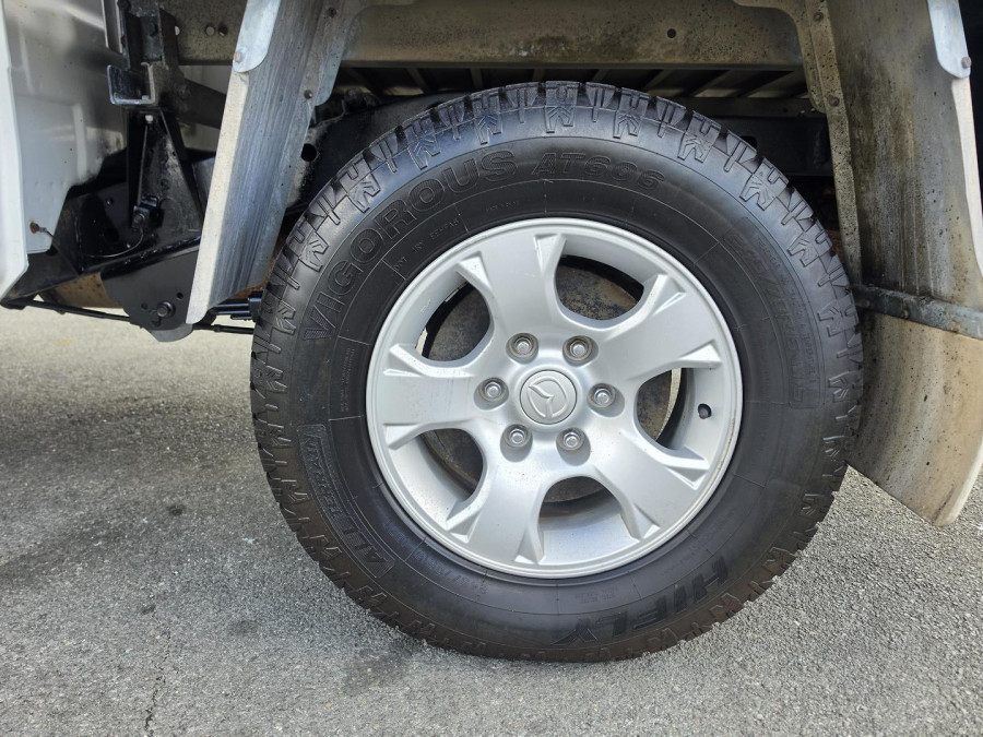 2010 Mazda BT-50 UN DX+ Cab Chassis Image 11