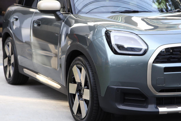 2026 MINI Countryman U25 SE JCW Sport SUV image 2