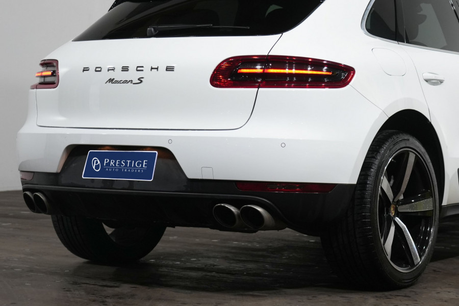 2017 Porsche Macan S SUV Image 8