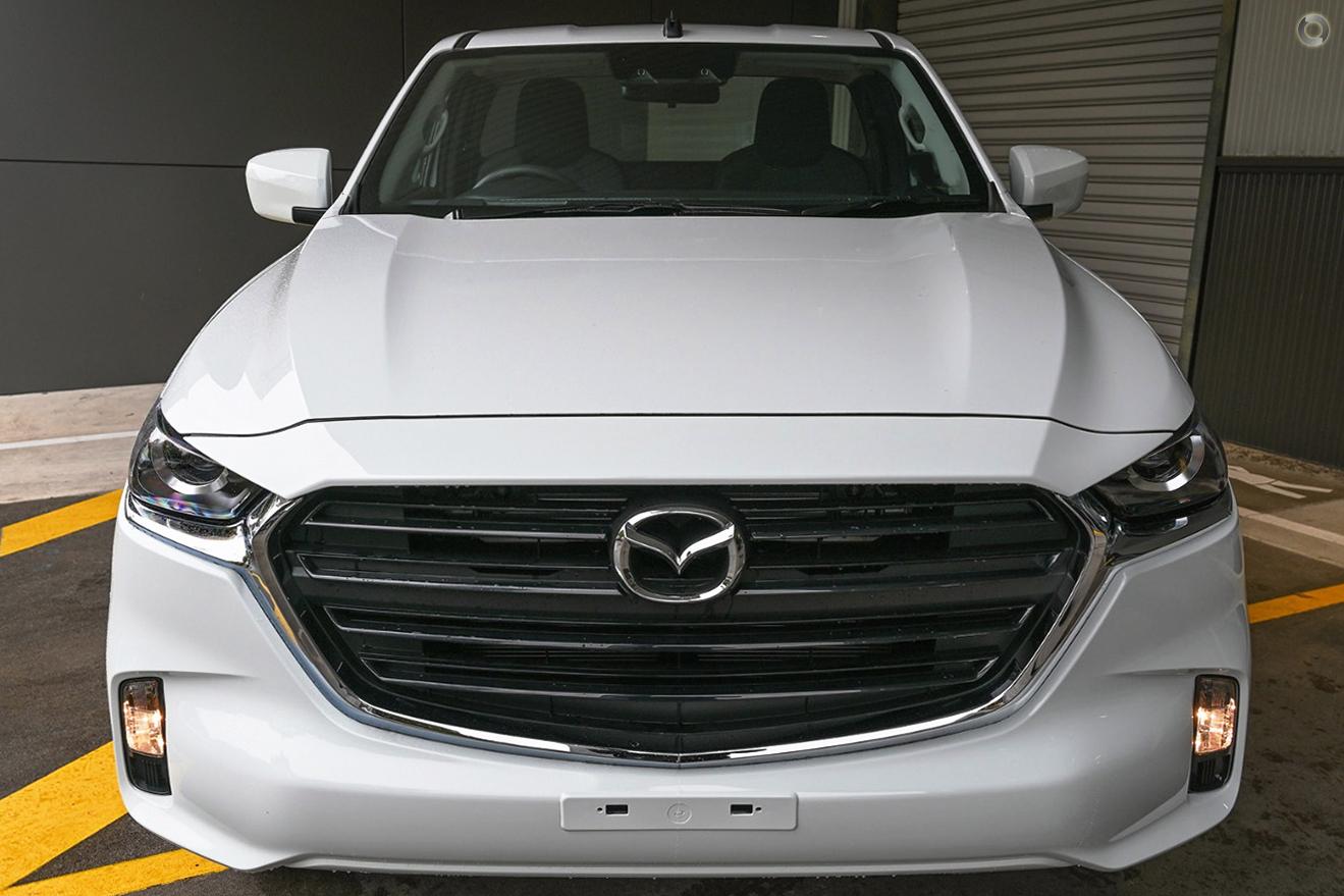 2024 Mazda BT-50 TF XT Cab Chassis Image 2