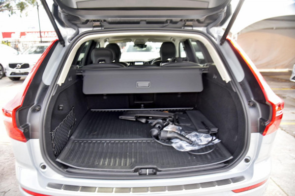 2025 Volvo XC60 UZ Plus T8 Plug-in Hybrid SUV Image 20