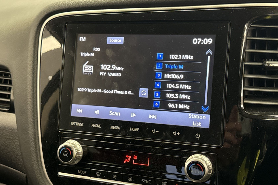 2020 Mitsubishi Outlander ZL PHEV ES SUV Image 6