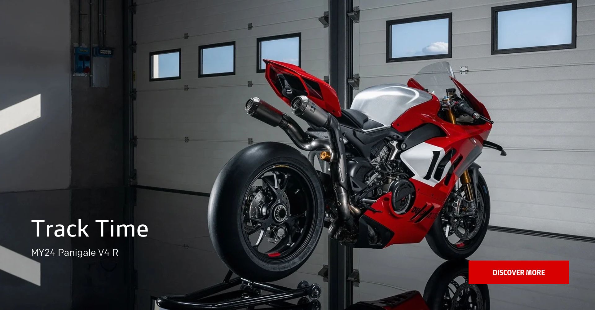 Track Time. MY24 Panigale V4 R.
