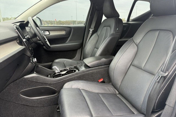 2020 Volvo XC40 XZ T4 Inscription SUV Image 15