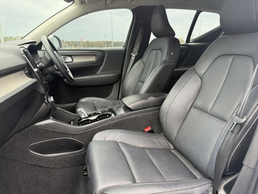 2020 Volvo XC40 XZ T4 Inscription SUV Image 15