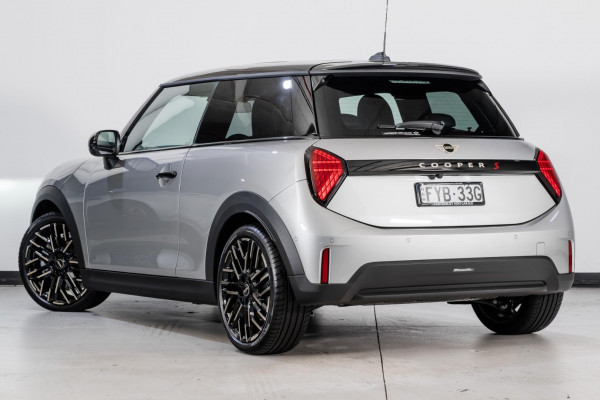 2025 MINI Cooper F65 S Favoured Hatch