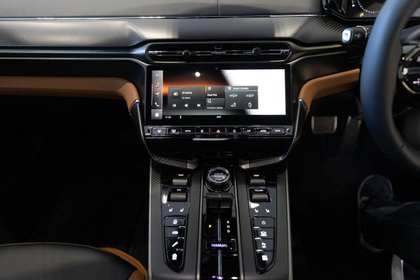 2026 Aston Martin Vanquish   Coupe Image 33