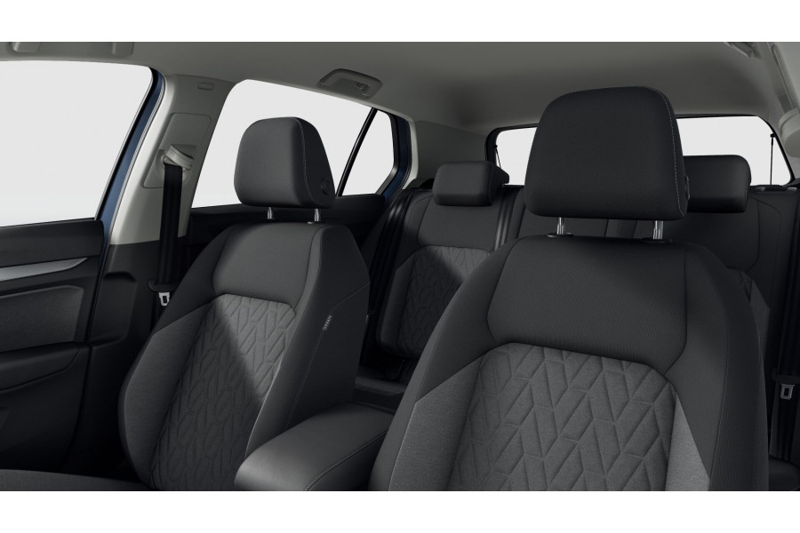2025 Volkswagen Golf 8.5 110TSI Life Hatch Image 9