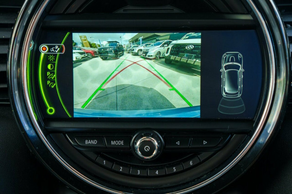 2016 MINI Cooper F55 Cooper S Hatch Image 15