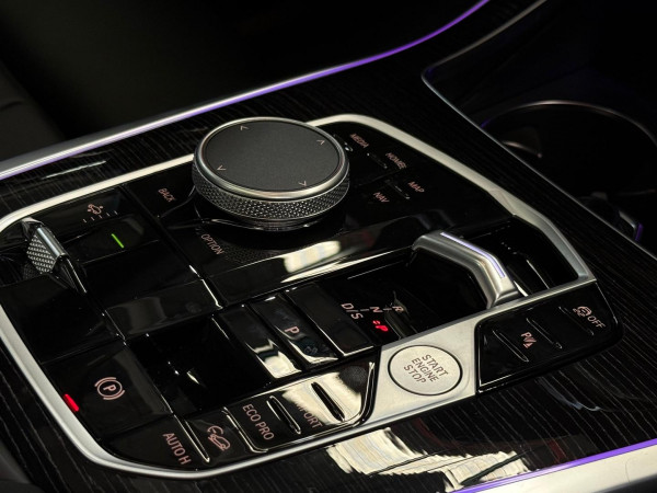 2026 BMW X7 G07 LCI xDrive40i M Sport SUV image 22