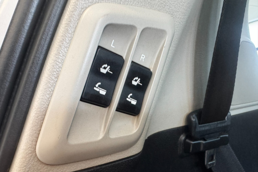 2014 Toyota LandCruiser Prado GDJ150R VX SUV Image 12