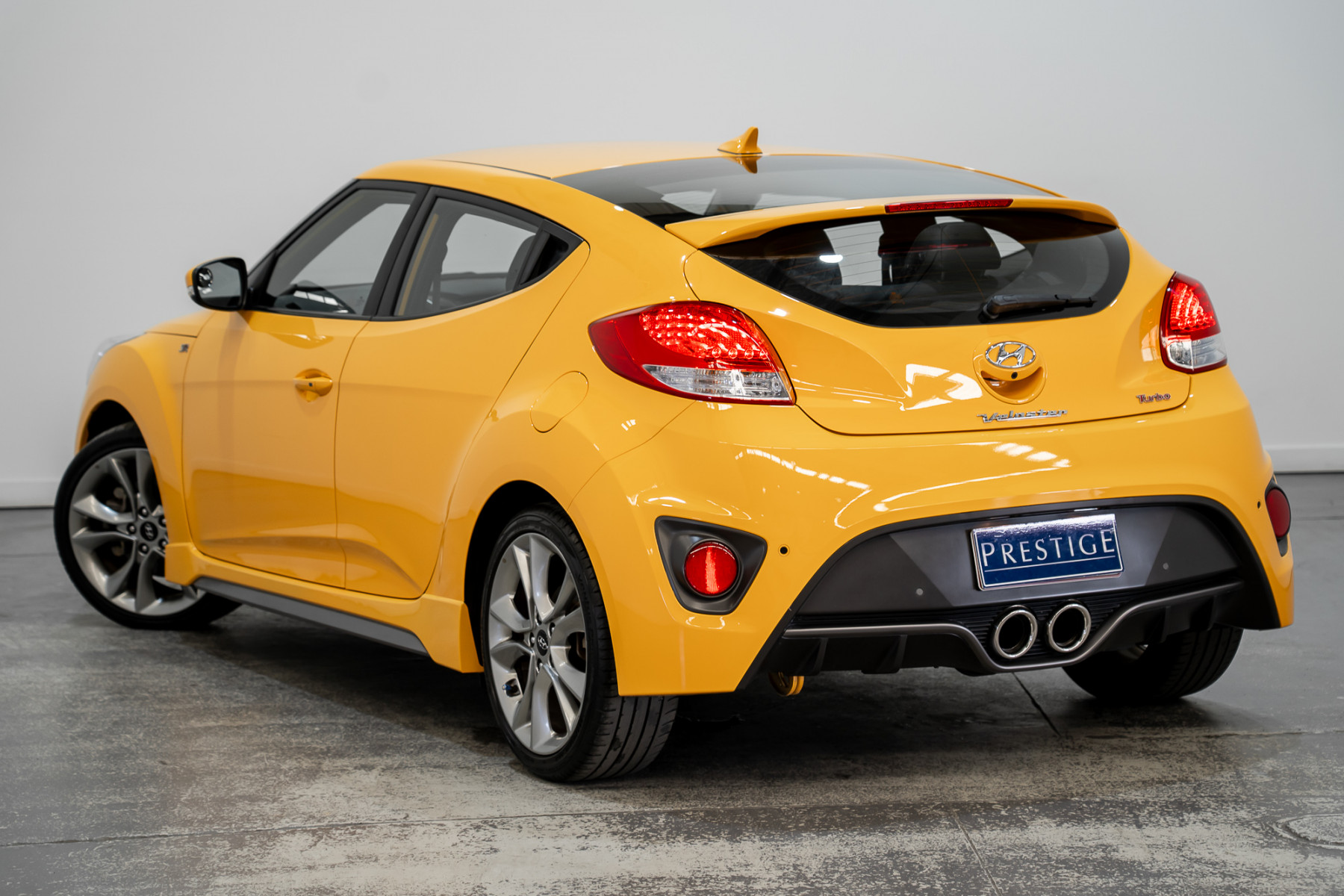 2015 Hyundai Veloster Sr Turbo Coupe Image 8