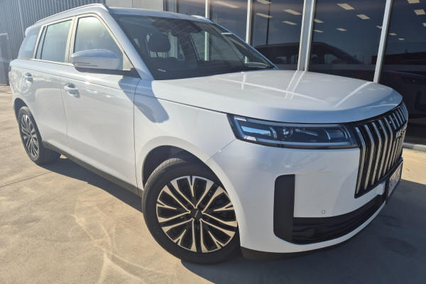 2026 Jaecoo J5  Summit SUV Image 1