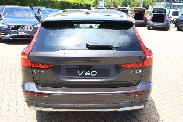 2023 Volvo V60 Cross Country Z Series Ultimate B5 Bright Wagon Image 5