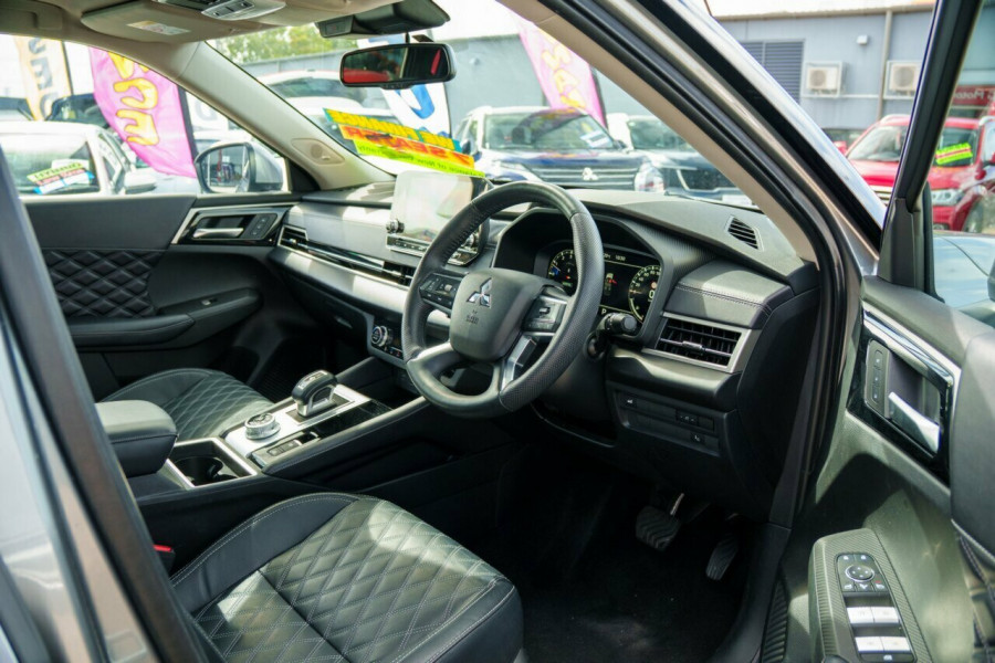2023 MY24 Mitsubishi Outlander ZM Exceed SUV Image 19
