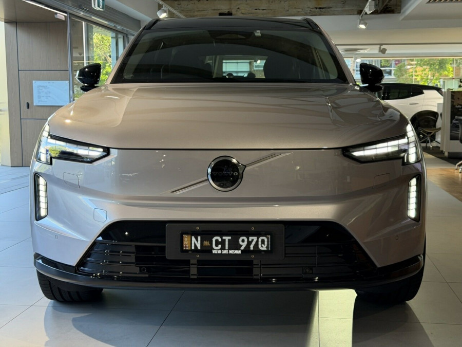 2026 Volvo EX90  Ultra Twin Motor Performance SUV Image 6
