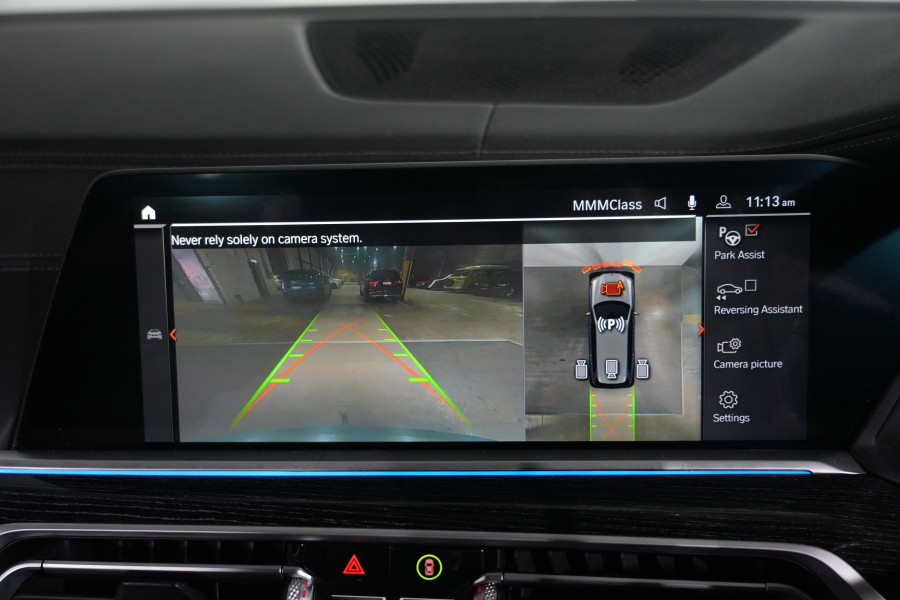 2021 BMW X7 M50i SUV Image 25
