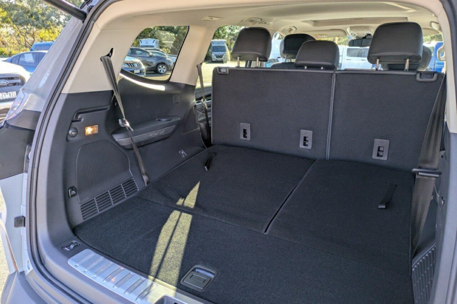 2025 LDV D90 SV9A Executive SUV Image 11