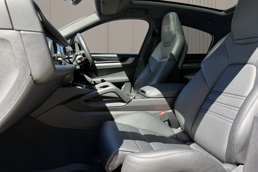 2024 Porsche Cayenne SUV