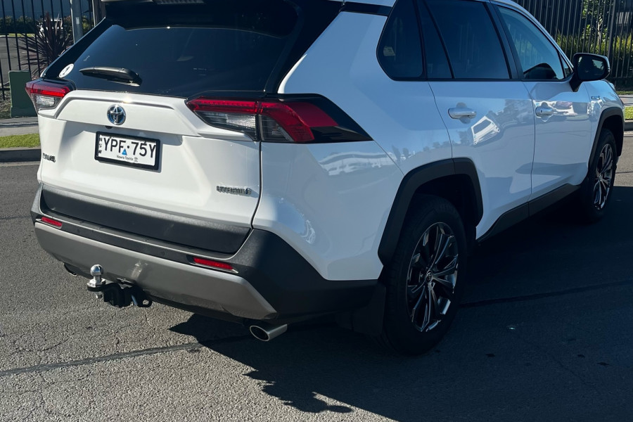 2024 Toyota RAV4 AXAH54R GXL AWD SUV Image 8