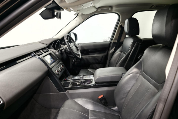 2017 Land Rover Discovery Series 5 SE SUV Image 3