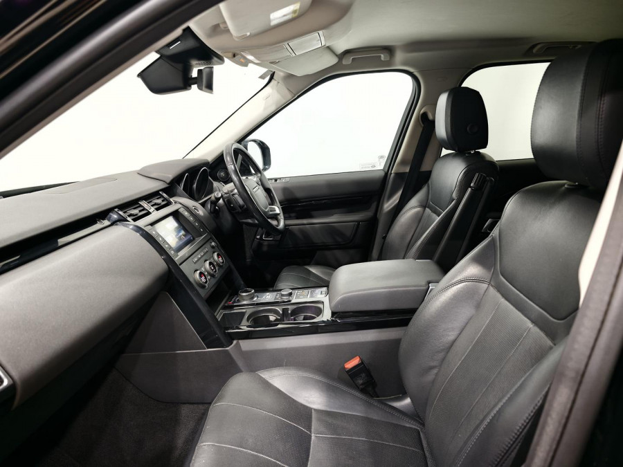 2017 Land Rover Discovery Series 5 SE SUV Image 3