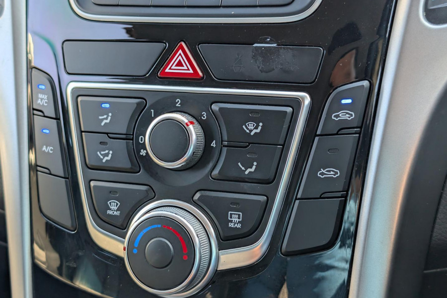 2015 MY16 Hyundai i30 GD3 Series II Active X Hatch Image 16