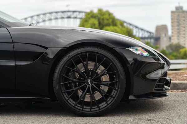 2022 Aston Martin Vantage Coupe Image 6