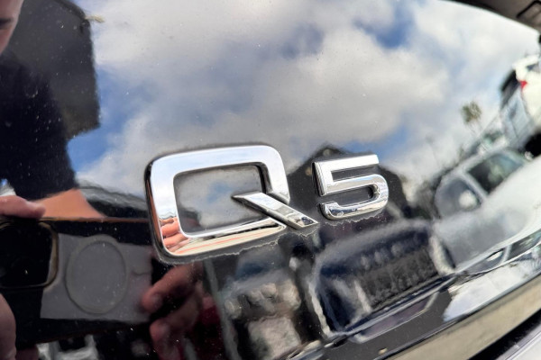 2019 Audi Q5 FY 40 TDI design SUV Image 21