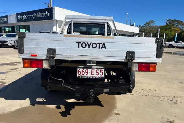 2017 Toyota HiLux GUN123R SR Cab Chassis Image 6