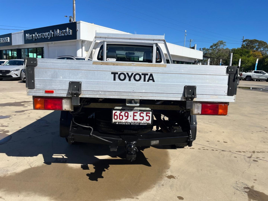 2017 Toyota HiLux GUN123R SR Cab Chassis Image 6