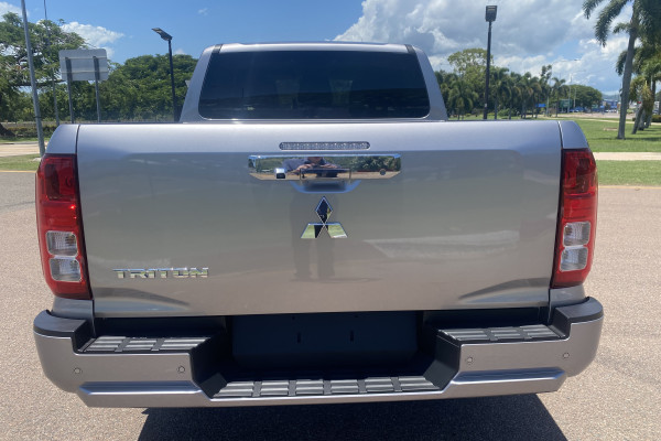 2026 Mitsubishi Triton MV GLX+ Ute Image 5