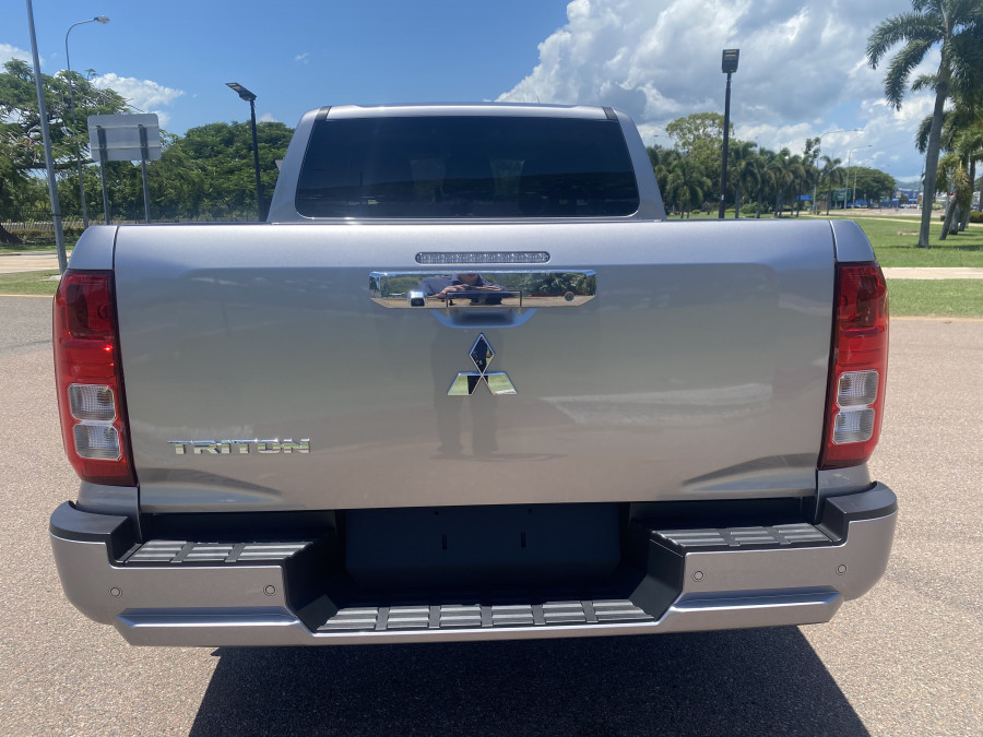 2026 Mitsubishi Triton MV GLX+ Ute Image 5