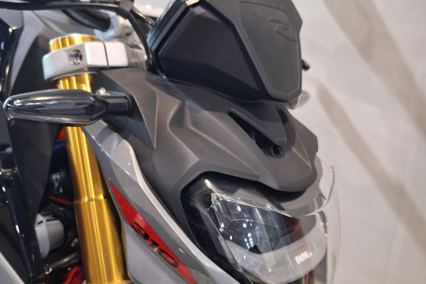 2026 BMW G 310 R G 310