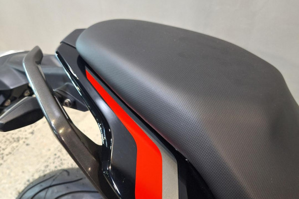 2026 BMW G 310 R G 310