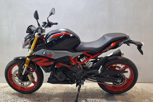 2026 BMW G 310 R G 310