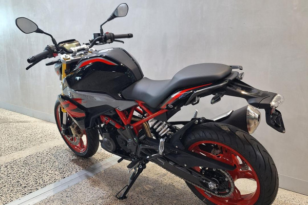 2026 BMW G 310 R G 310