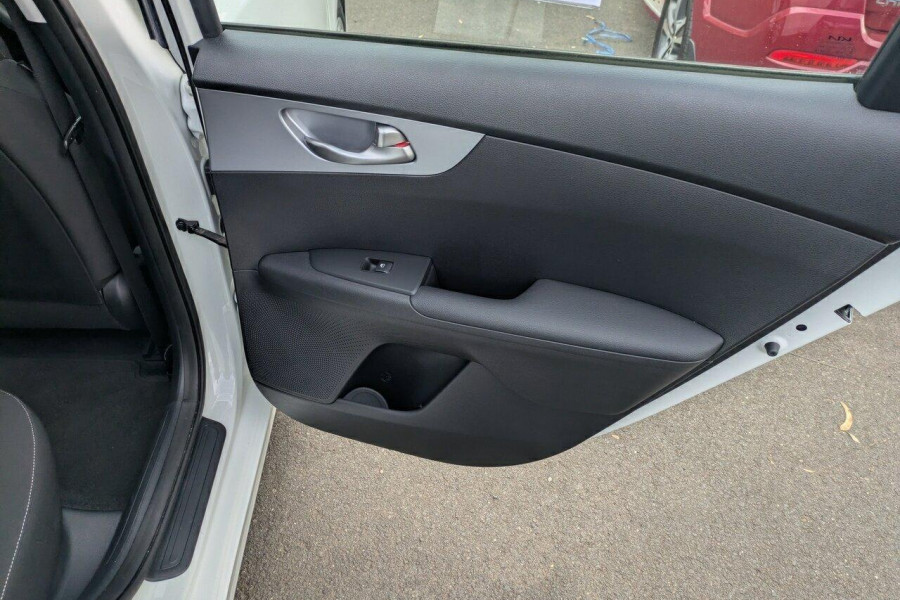 2021 MY22 Kia Cerato BD Sport Hatch Image 9