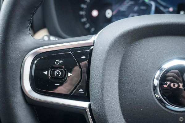 2025 MY26 Volvo XC60 UZ Plus B5 Bright SUV Image 2