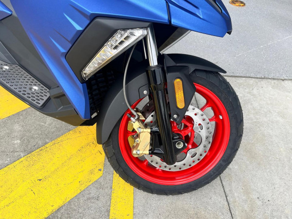 2025 BMW C 400 X ion C 400 image 7