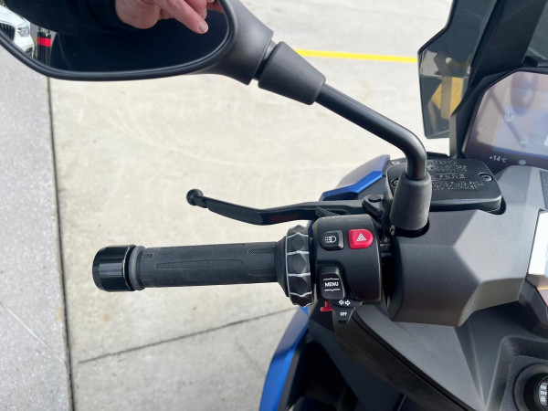 2025 BMW C 400 X ion C 400 image 9